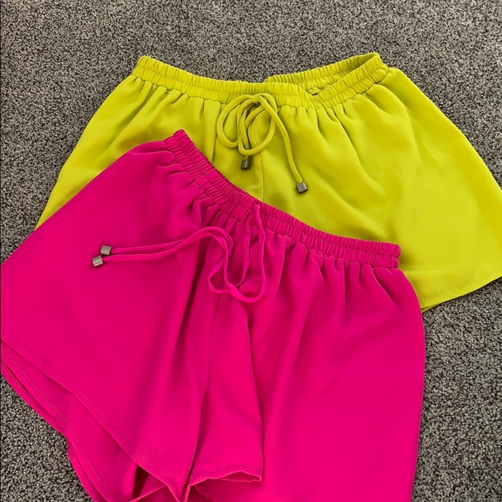 2 Atina Cristina XS neon elastic waistband shorts